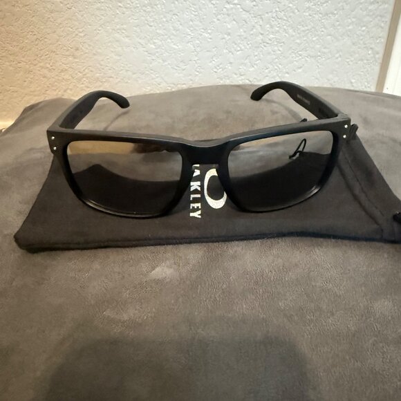 Oakley Sunglasses Holbrook Silver Mirror Lenses 9102 Black Frame - Picture 4 of 7